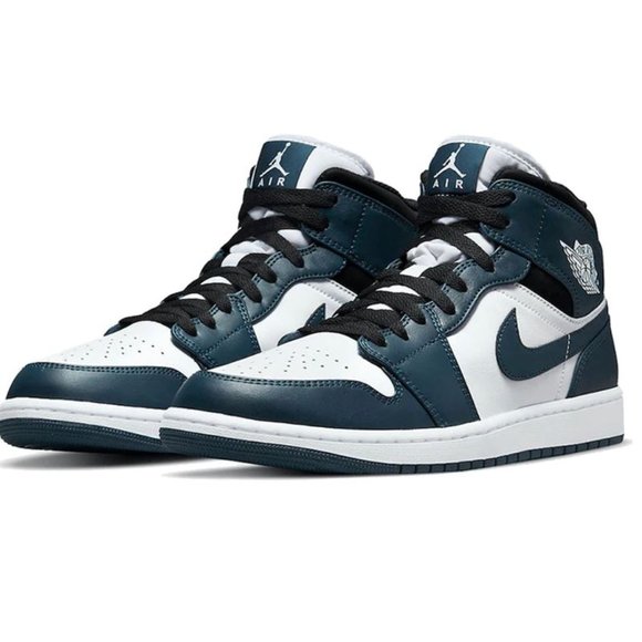 Jordan Other - Nike Air Jordan 1 Mid 'Armory Navy' 554724-411 Navy Blue size 8